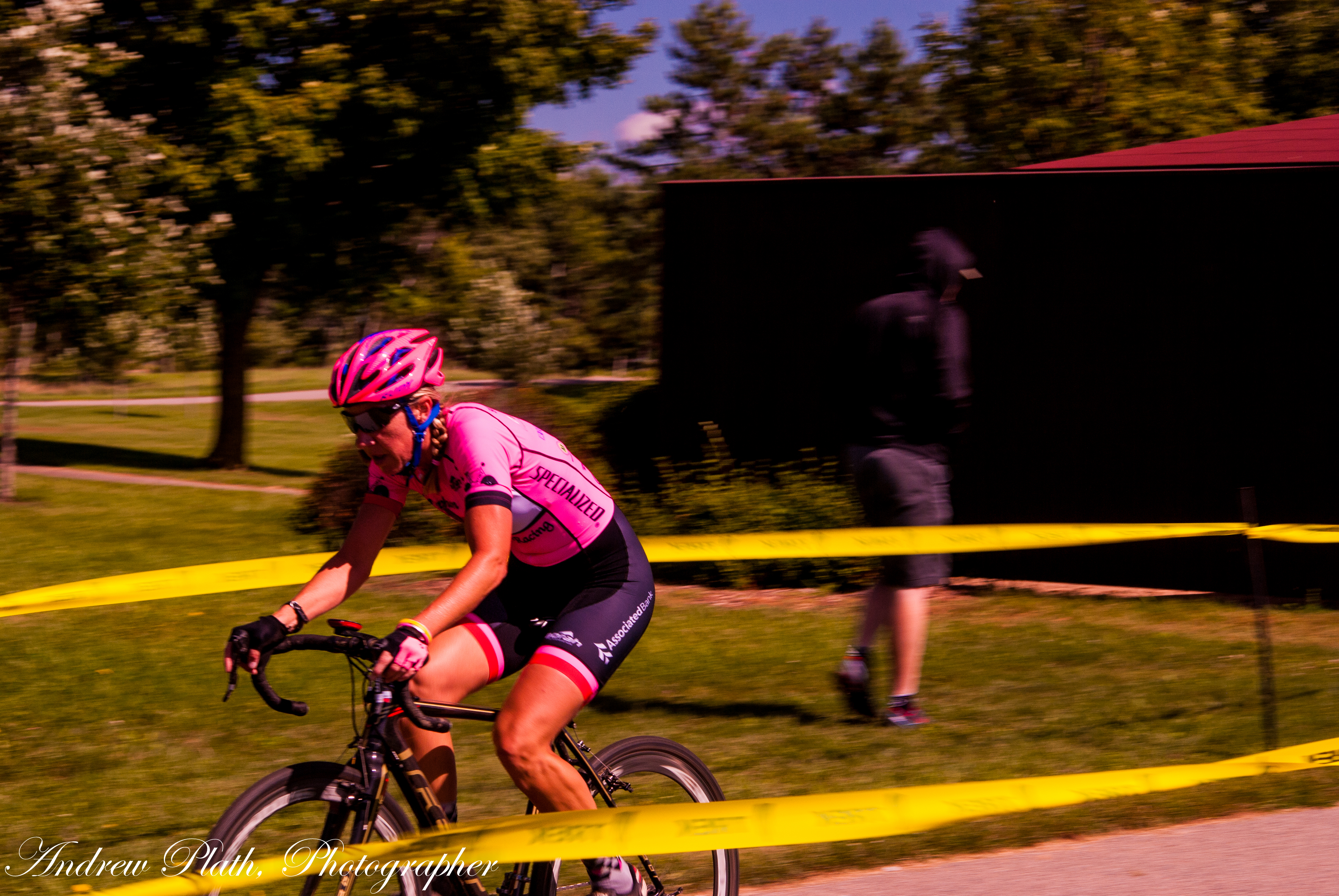 Julie Gloede Phelps. along with Kris Tiles and others compete in a women's heat at Cross of the North.